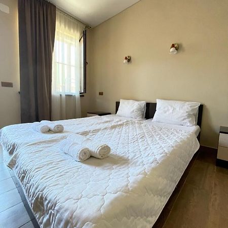 Гостевой Дом Пегас Hotel Пицунда Екстериор снимка