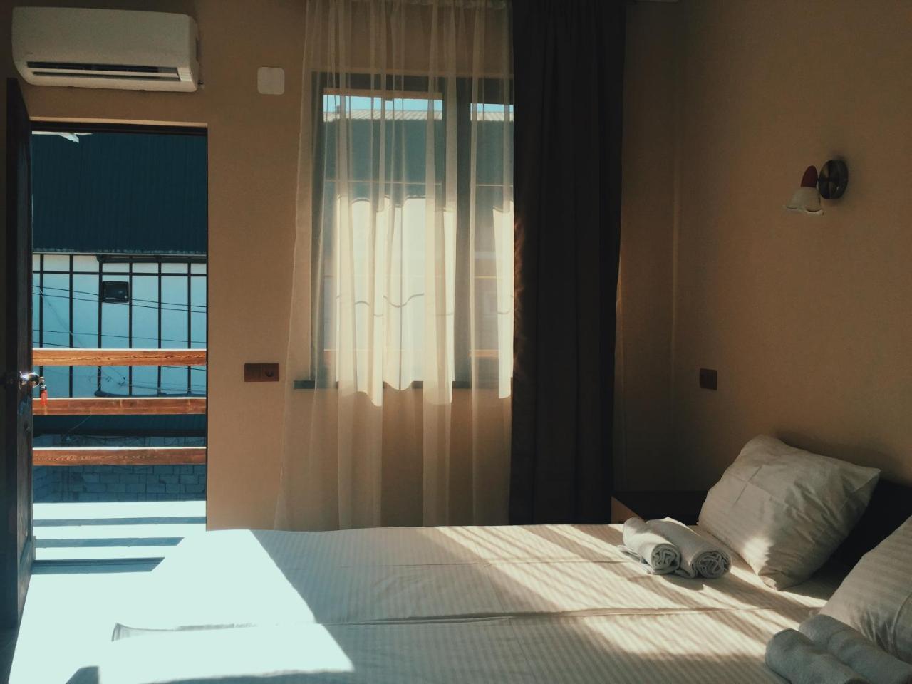 Гостевой Дом Пегас Hotel Пицунда Екстериор снимка